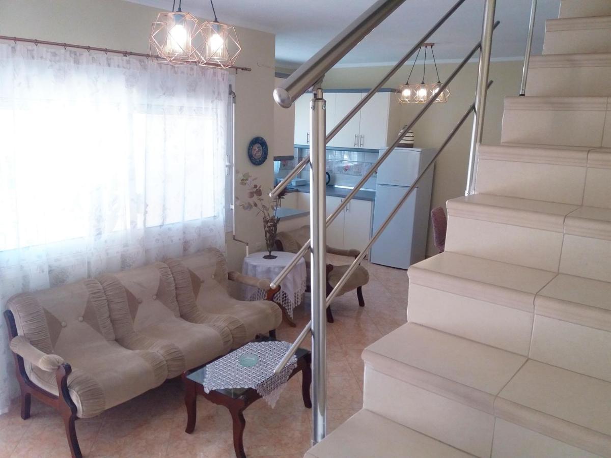 Evis Maisonette With Sea View ฟิออยิตา ภายนอก รูปภาพ