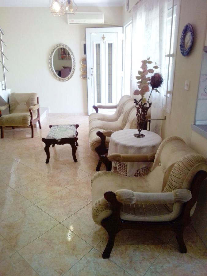 Evis Maisonette With Sea View ฟิออยิตา ภายนอก รูปภาพ
