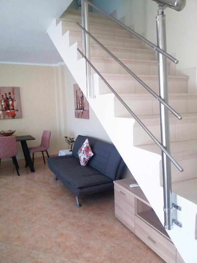 Evis Maisonette With Sea View ฟิออยิตา ภายนอก รูปภาพ